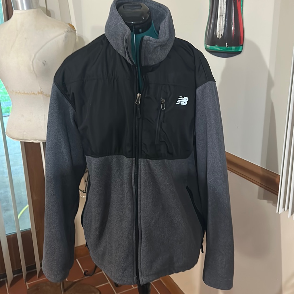 Mens New Balance Size Large Fleece Gray And Black Jacket